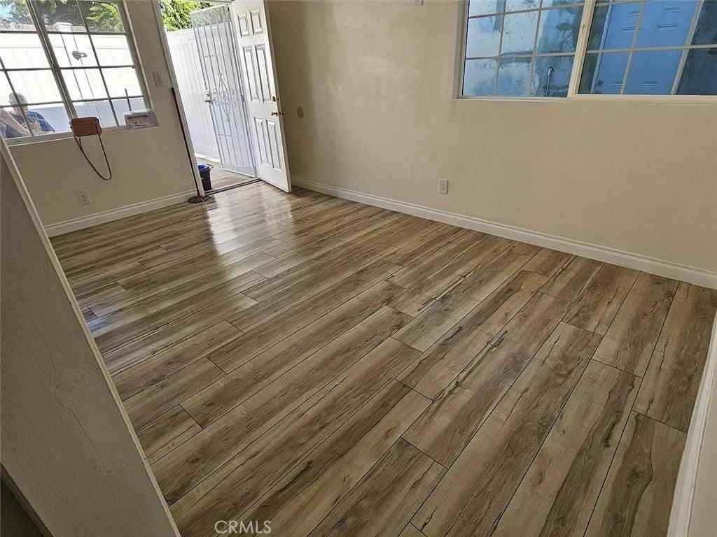 10760 Sutter Ave - Photo 4 of 7