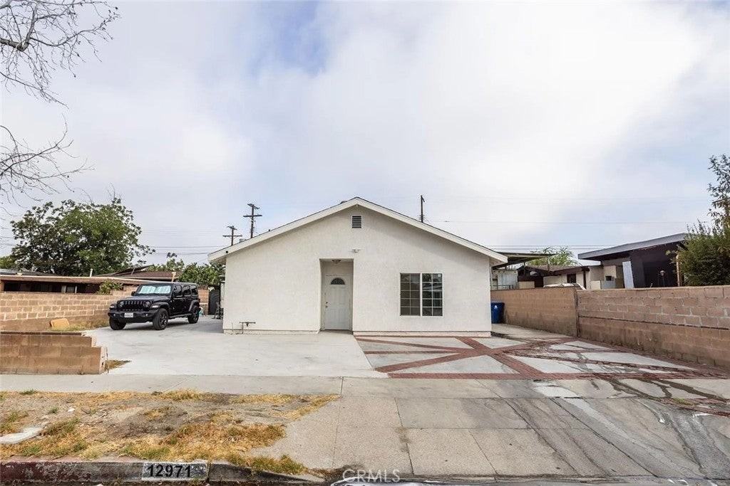 12969 Montford St - Photo 2 of 11