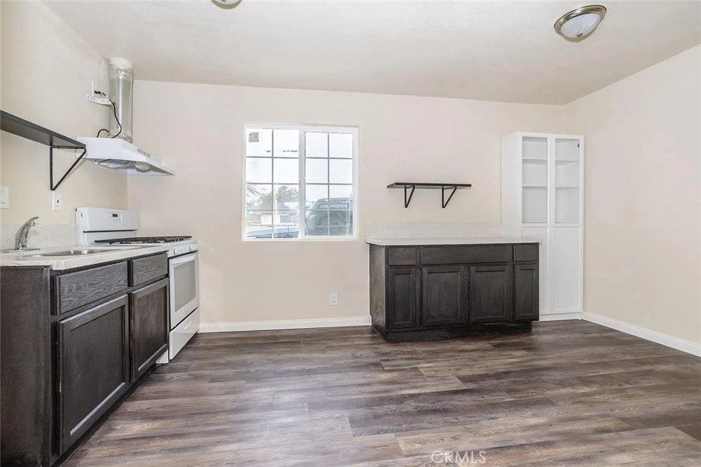 12969 Montford St - Photo 3 of 11