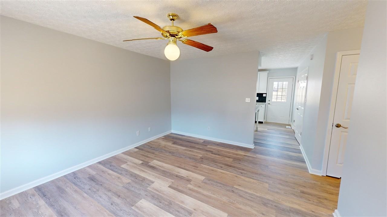 729 Jennings Ct - Photo 3 of 12