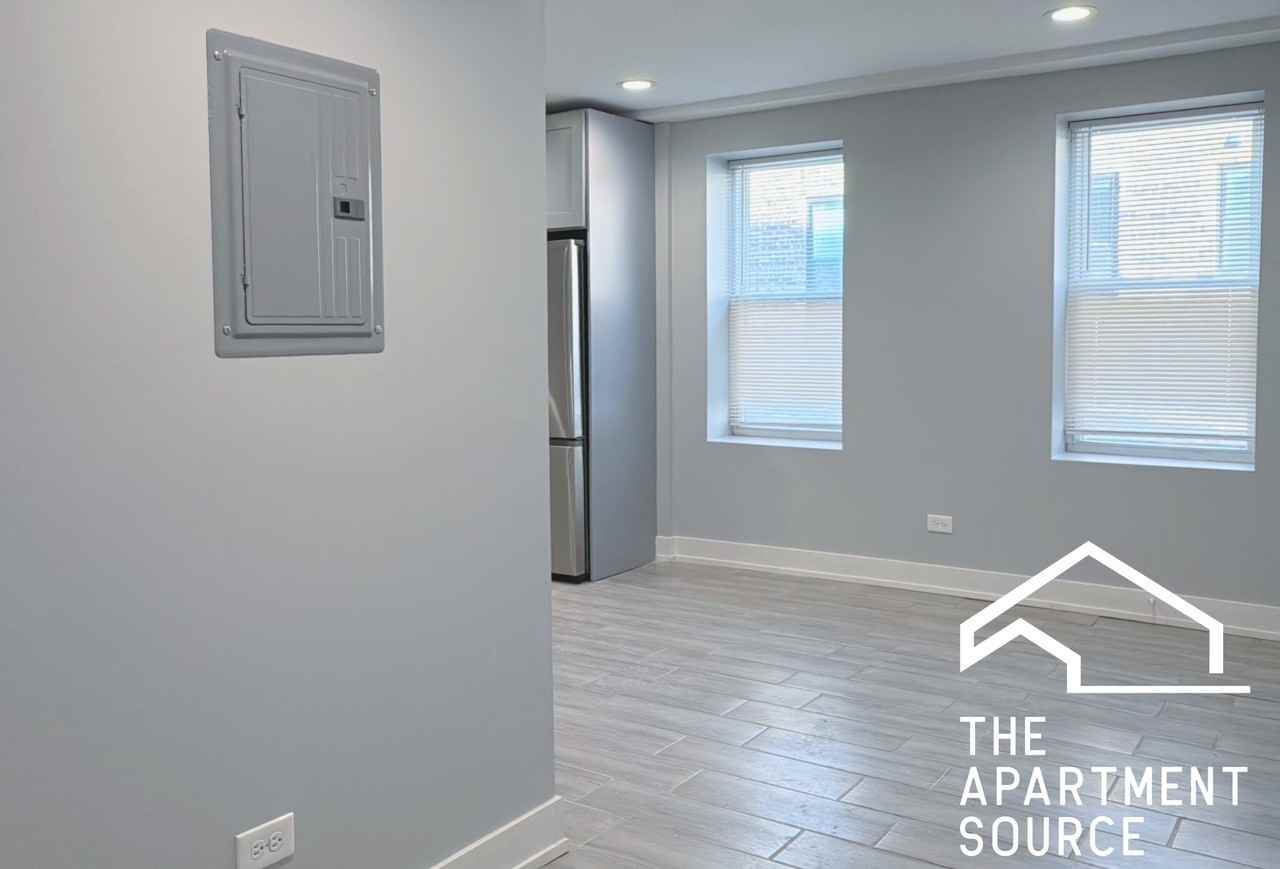 926 W 32nd Pl #1R - Photo 7 of 21