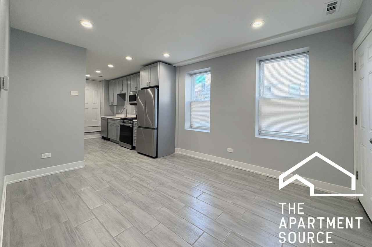 926 W 32nd Pl #1R - Photo 5 of 21
