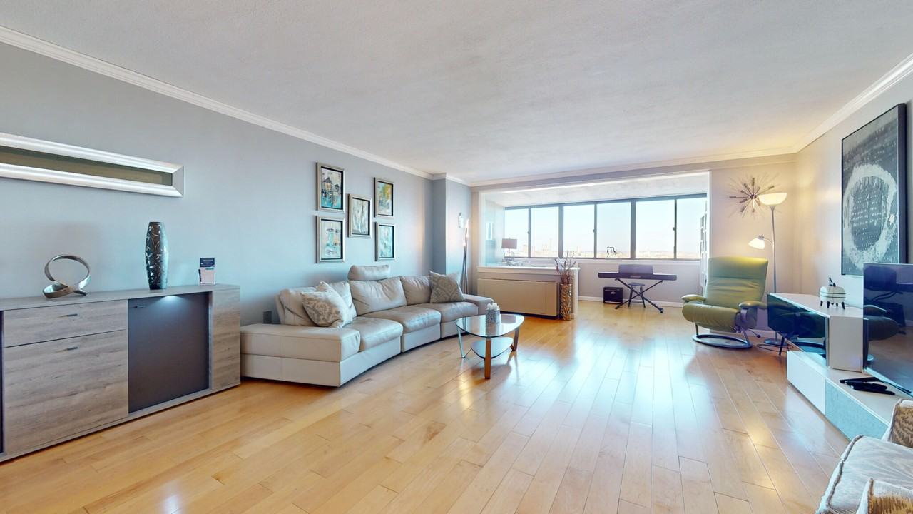 8 Whittier Pl #16B - Photo 3 of 32