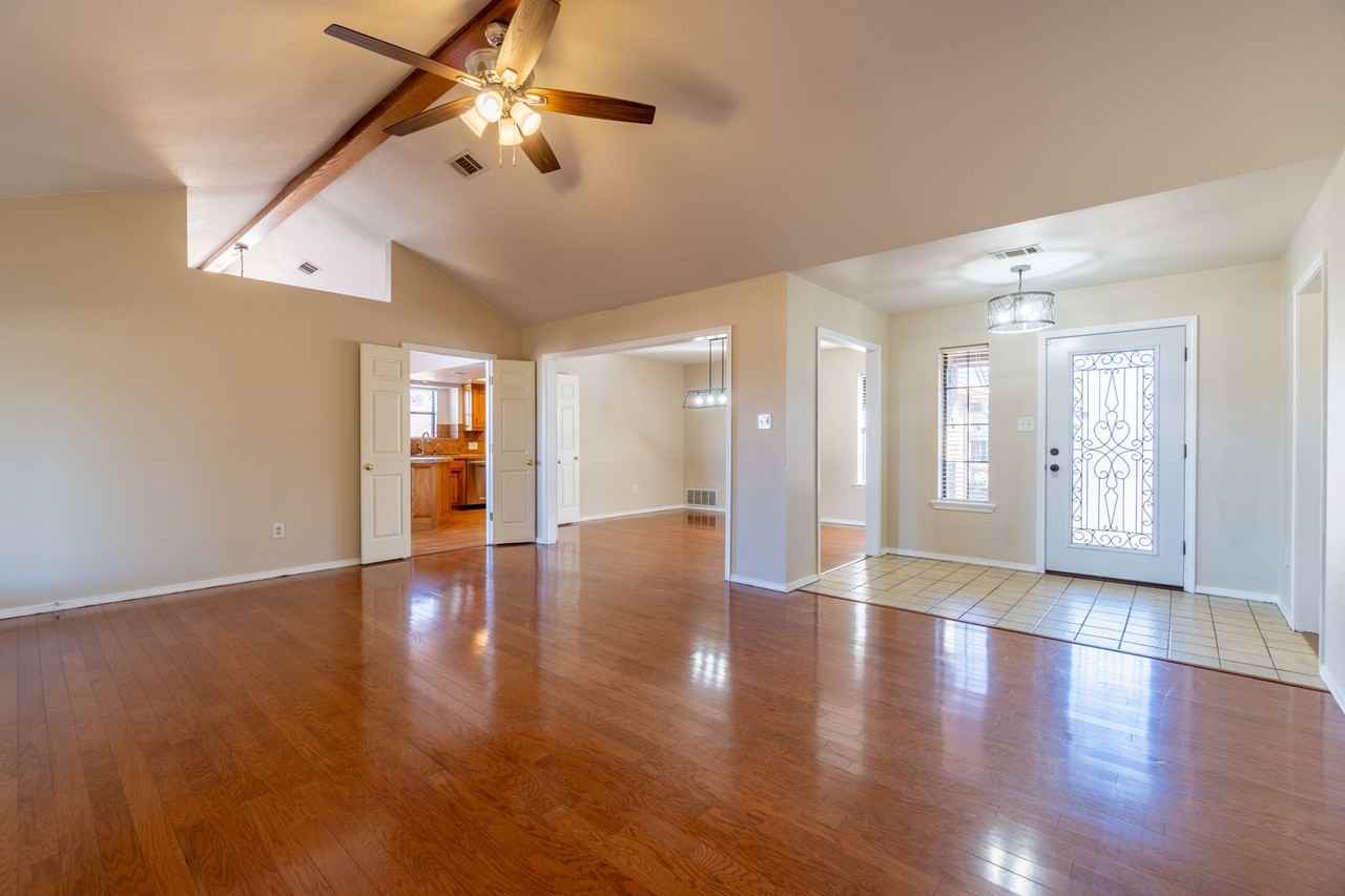 1505 N 9th St - Photo 3 of 21