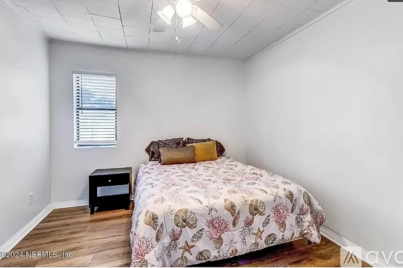 5630 Cruz Rd Fl 32207 - Photo 3 of 17