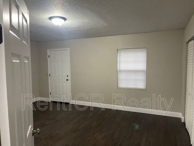 4212 E Cayuga St - Photo 2 of 19