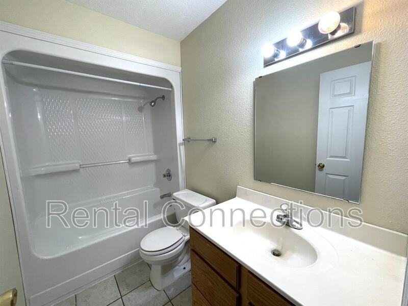 1401 N 8th St - Photo 3 of 12