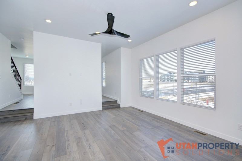 10821 S Lake Run Rd - Photo 4 of 25