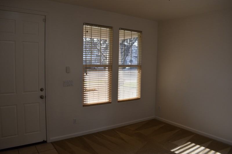 455 Beckman Way - Photo 5 of 33