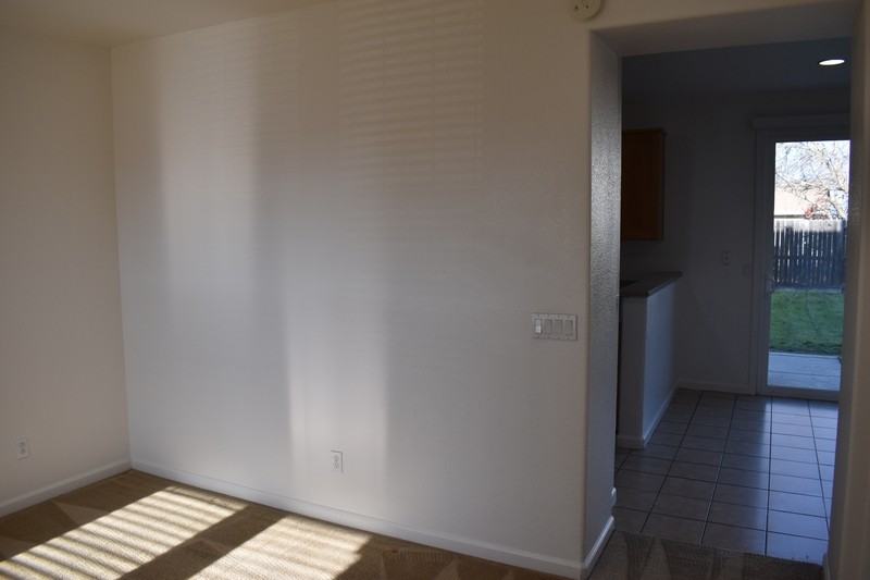 455 Beckman Way - Photo 6 of 33