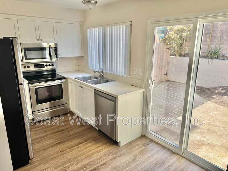 120 Phoebe St - Photo 4 of 21