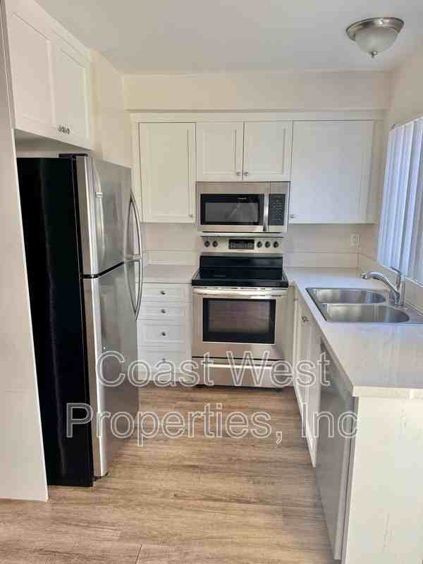 120 Phoebe St - Photo 6 of 21