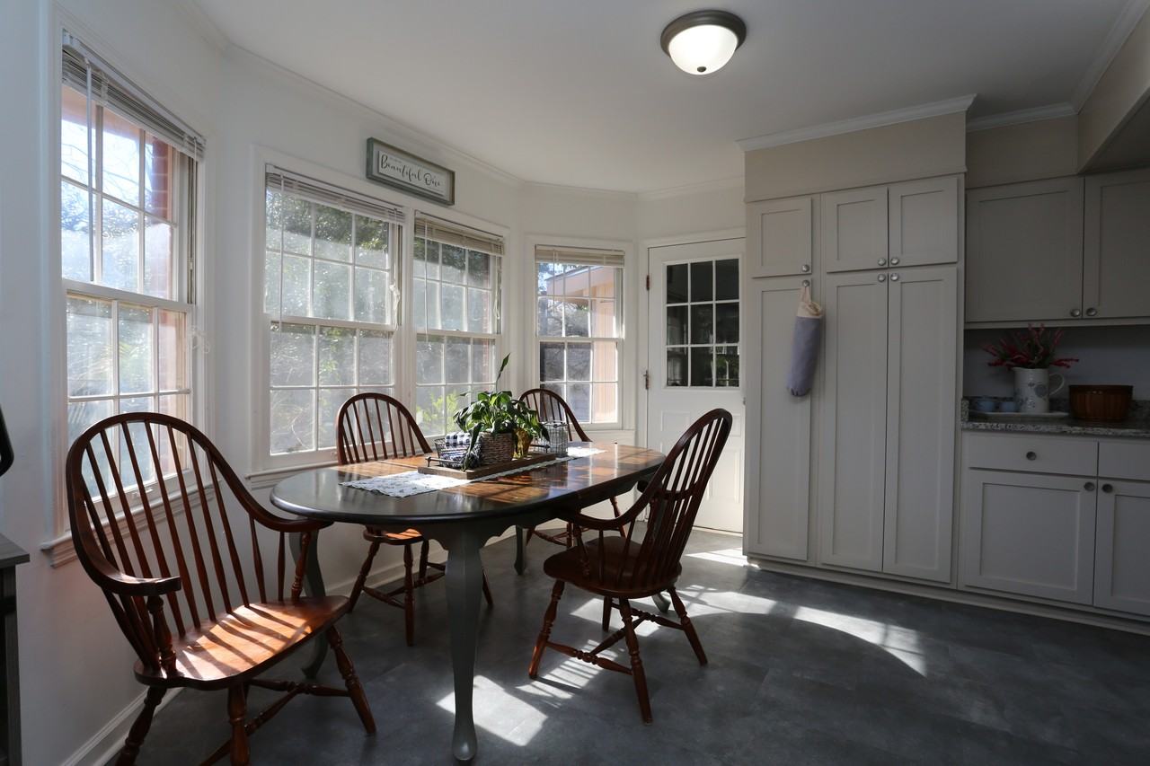 206 E Grady St - Photo 6 of 21