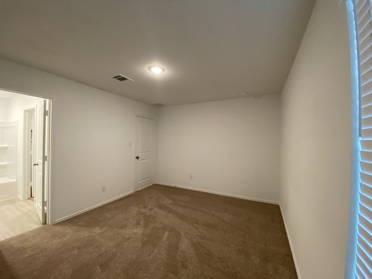 109 Horseshoe Trl - Photo 5 of 13