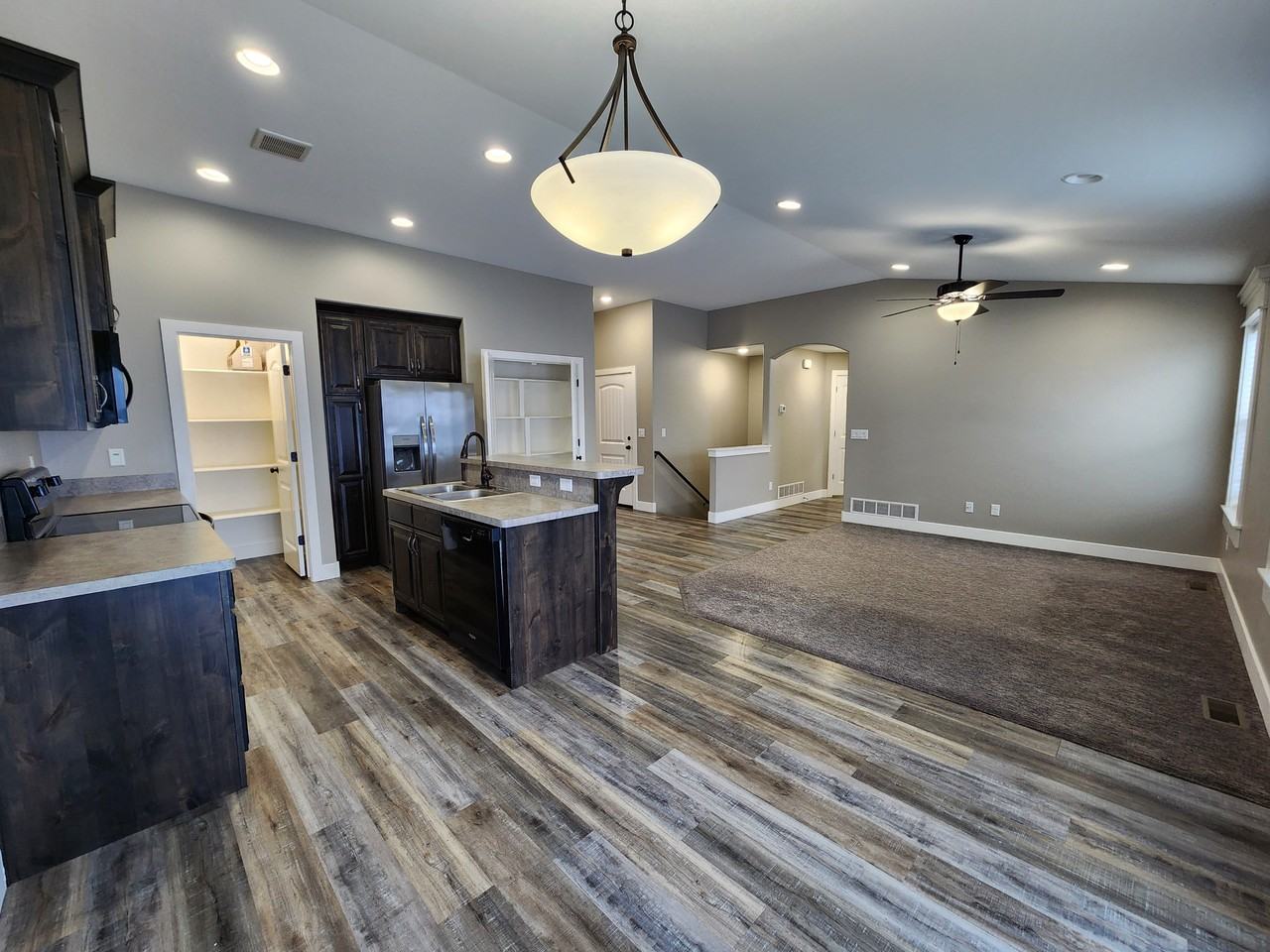 3342 E Kathaway Ln - Photo 4 of 15