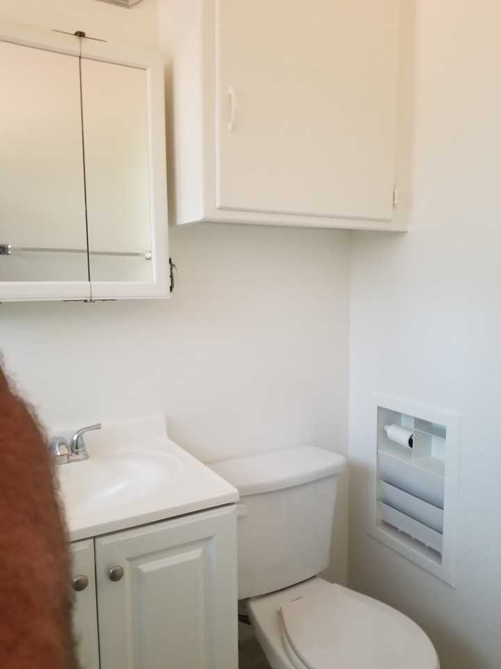 912 N Genesee Ave #7 - Photo 3 of 15