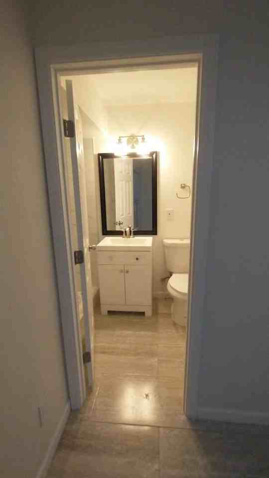 203 E 4th St - Photo 7 of 20
