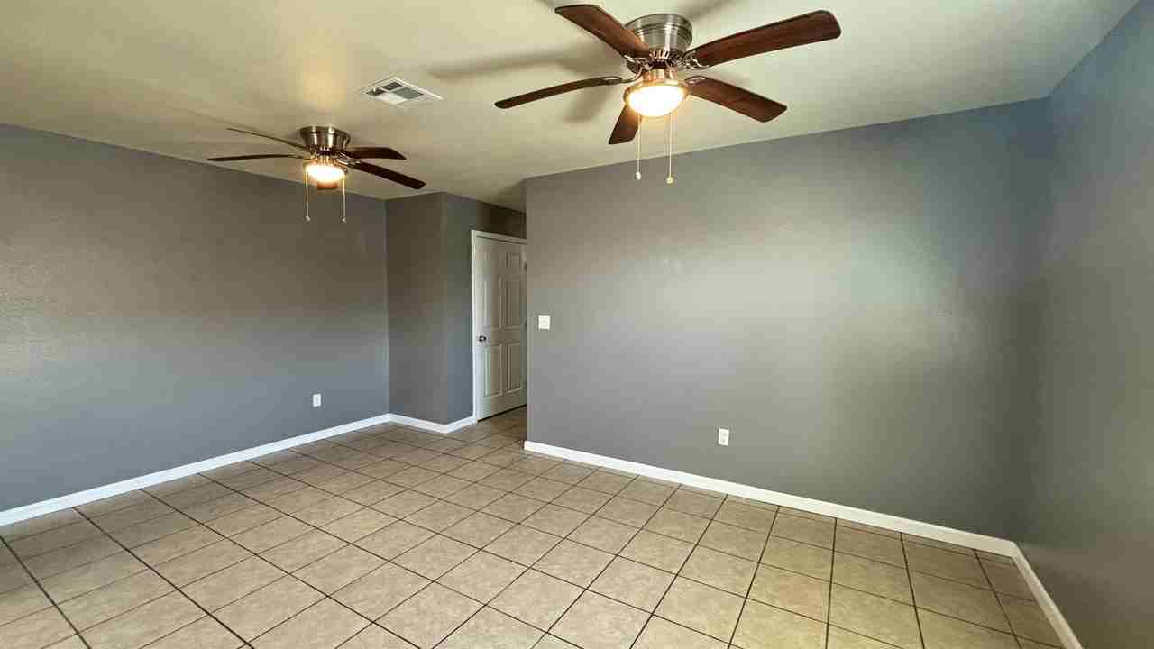 136 Keeney Court Unit A - Photo 2 of 19