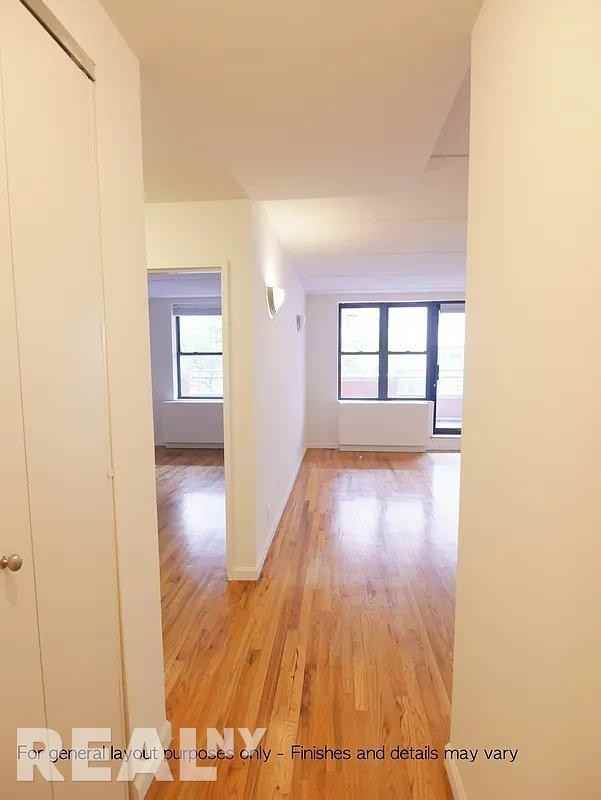 E 4th St #706 - Photo 4 of 11