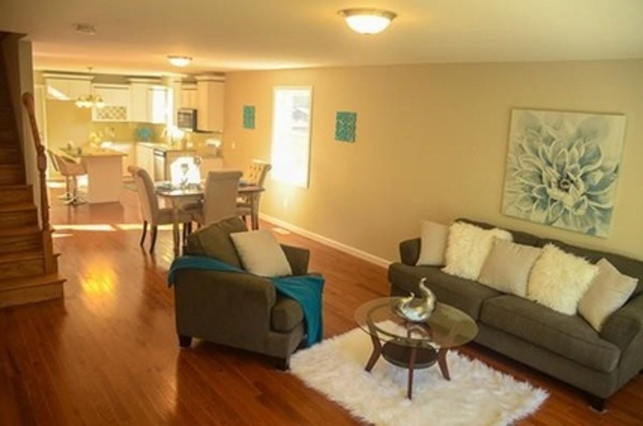 Newer Construction Beautiful 3 Bedroom Duplex - Photo 2 of 10