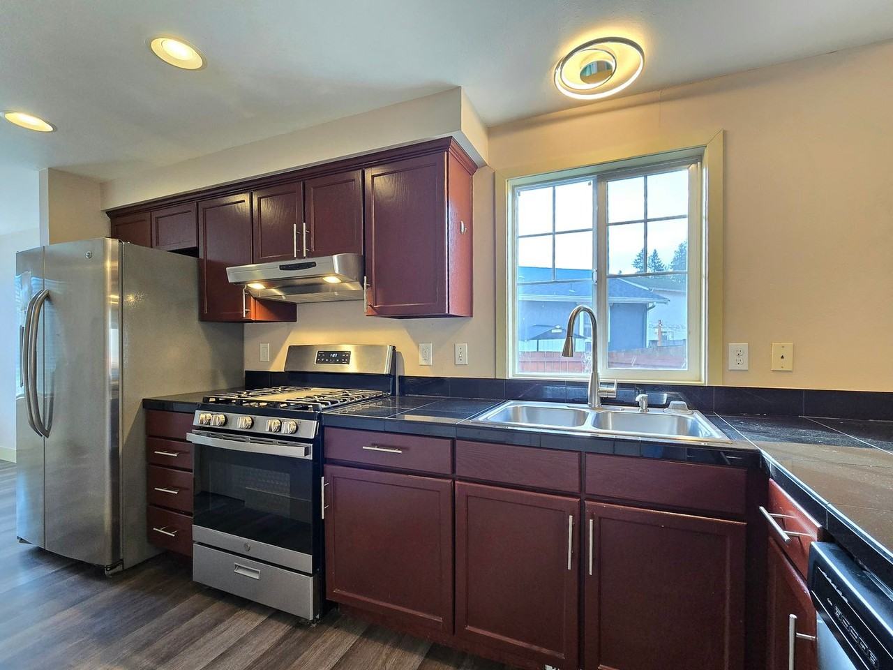 6427 79th Pl Ne - Photo 2 of 23