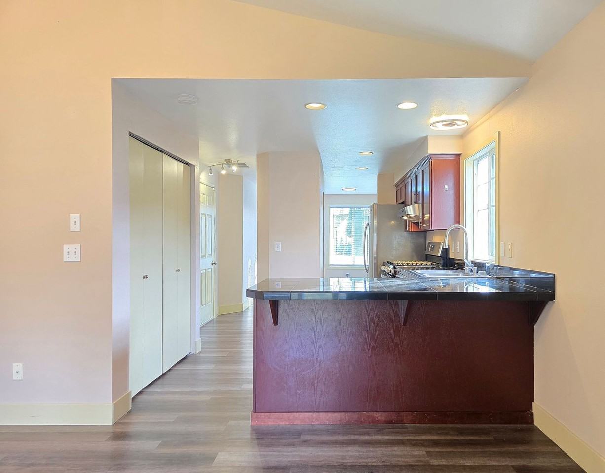 6427 79th Pl Ne - Photo 6 of 23