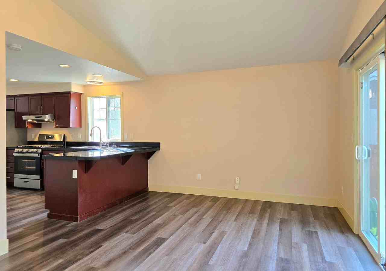 6427 79th Pl Ne - Photo 7 of 23