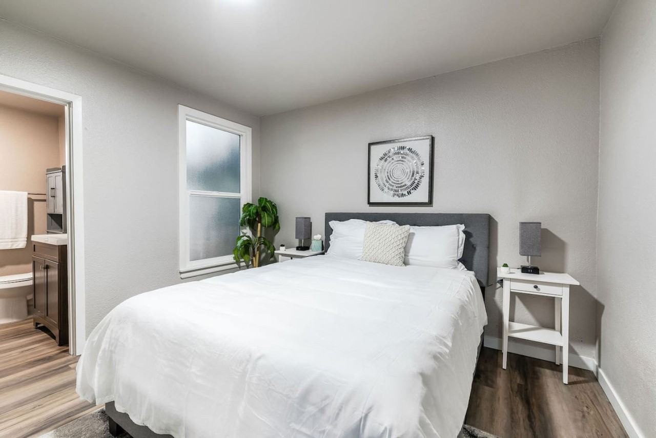 1818 Court F #1045871P - Photo 2 of 20