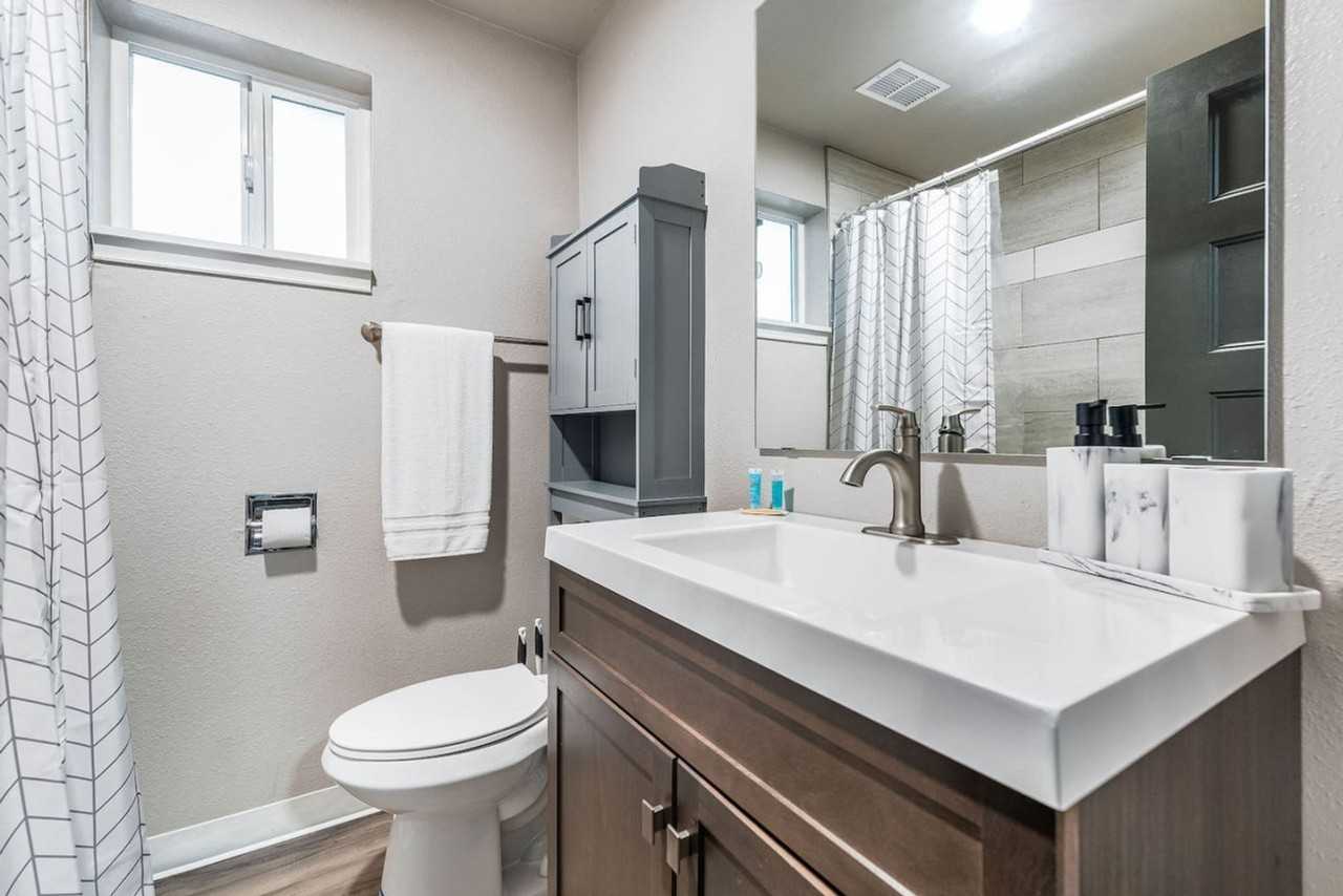 1818 Court F #1045871P - Photo 4 of 20