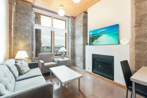 featured image of 2120 Commerce St