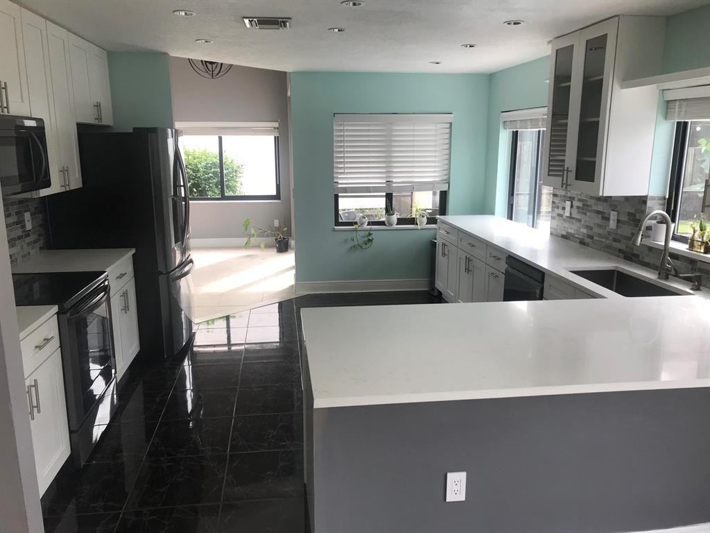 23107 Sunfield Drive - Photo 2 of 9