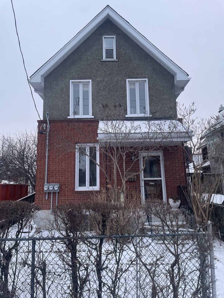 552 Bay Street #3
