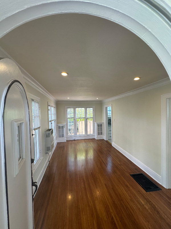 616 N Plymouth Blvd #NA - Photo 2 of 19