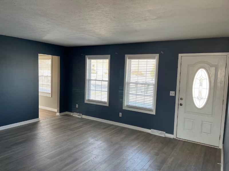 405 Mills Ln - Photo 2 of 33