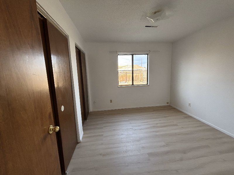 1077 E Cleveland Ave - Photo 2 of 6