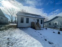 featured image of 216 E 16th St