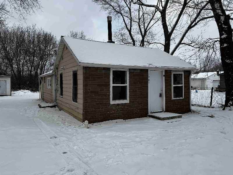 1981 Hatch Ave - Photo 3 of 9