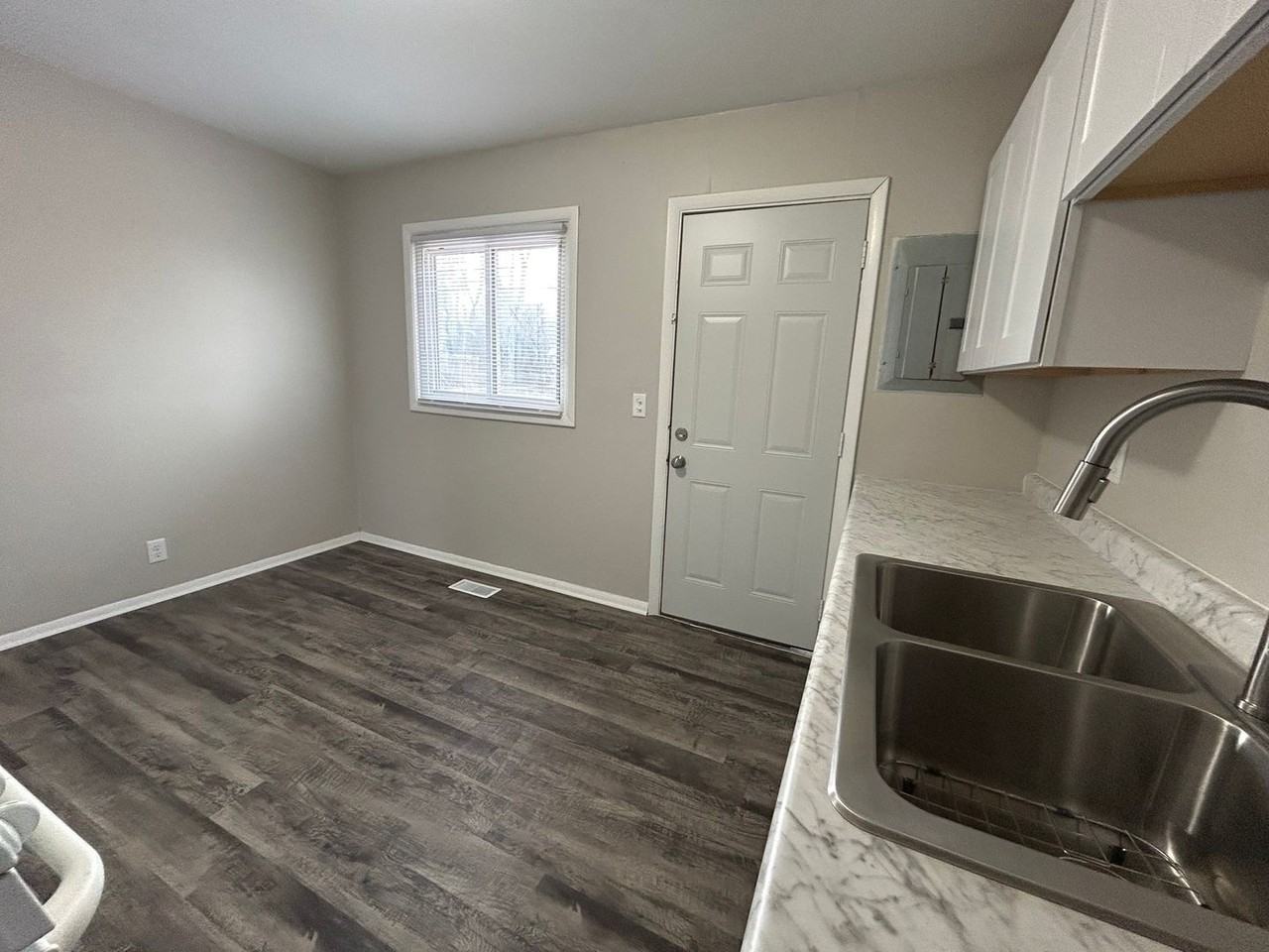 1311 N 54th St - Photo 3 of 11