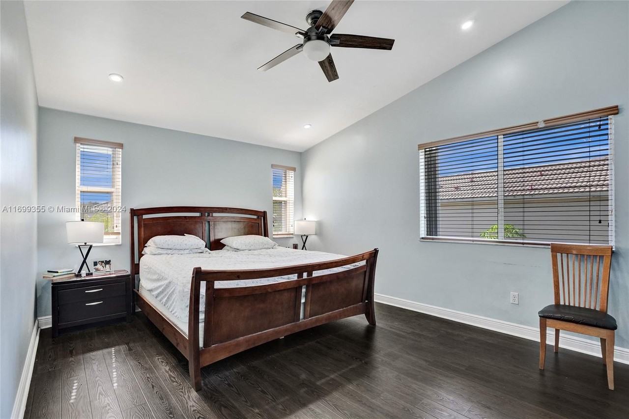 466 Southwest 191st Terrace