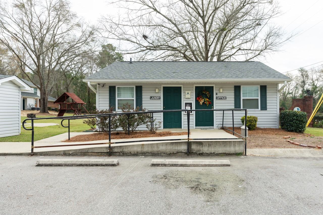 Carriage Lane - Photo 5 of 17