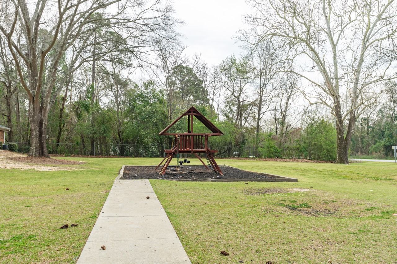 Carriage Lane - Photo 6 of 17