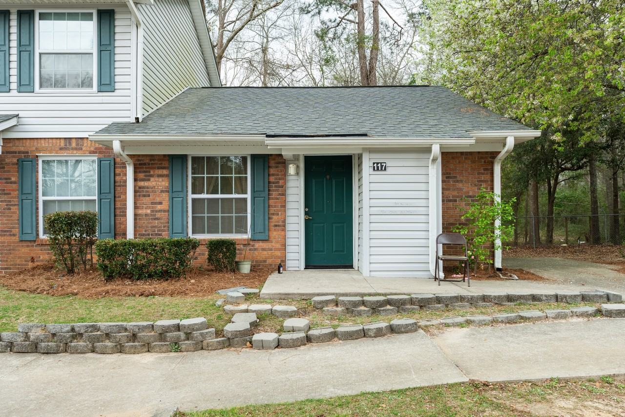 Carriage Lane - Photo 2 of 17