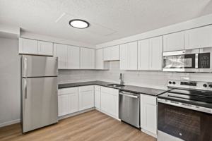 featured image of 5000 Oak Crest Courtyard