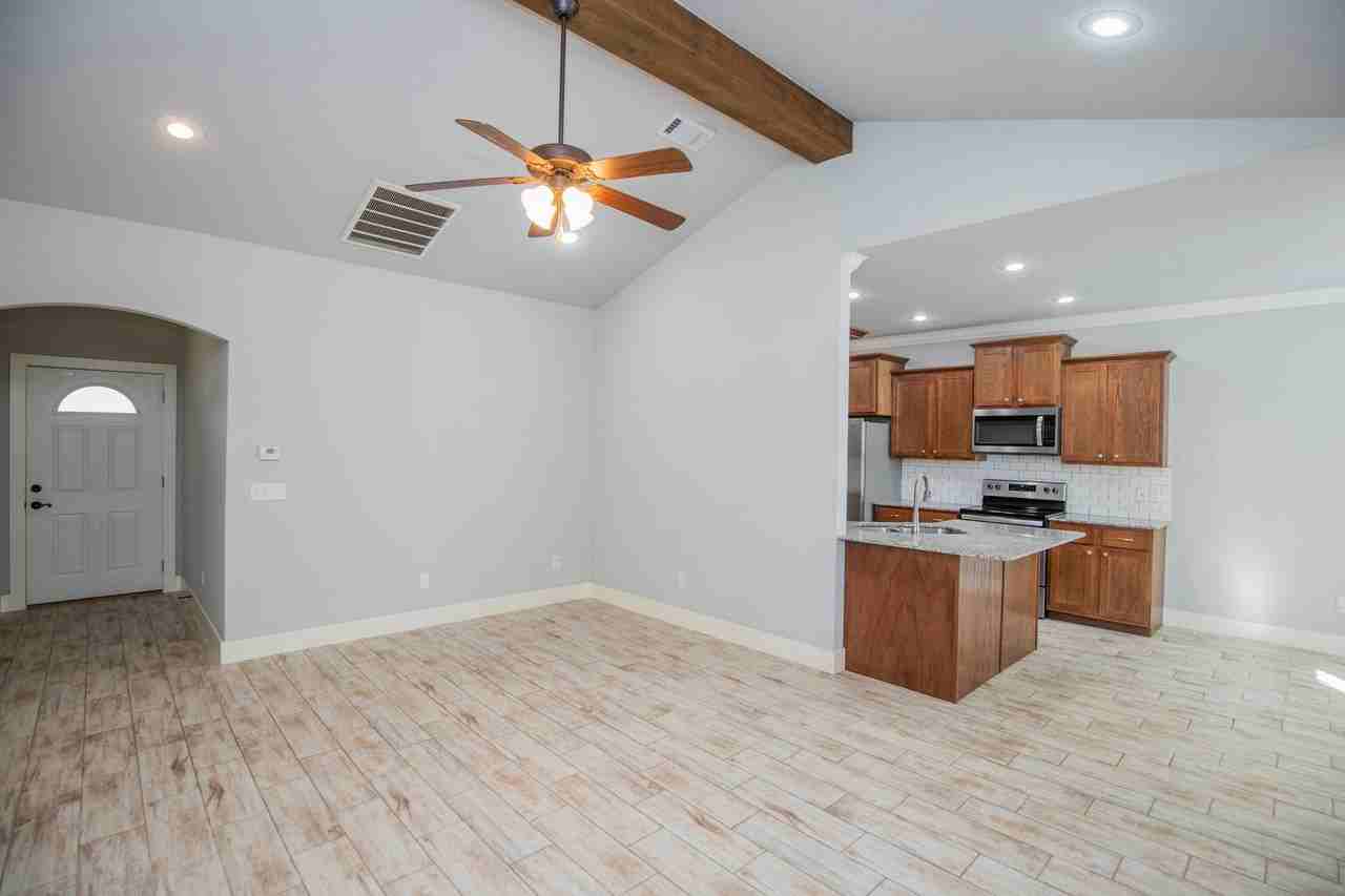 116 Alder St - Photo 3 of 16