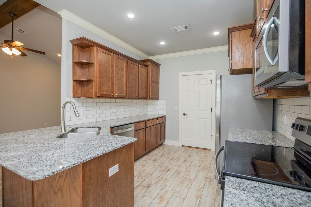 116 Alder St - Photo 6 of 16