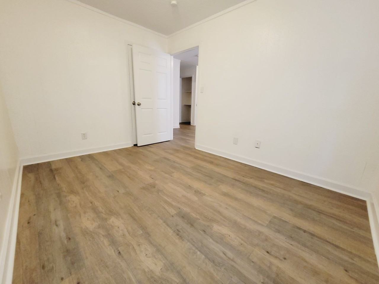 Quiet Oaks Apartments - Photo 2 of 8