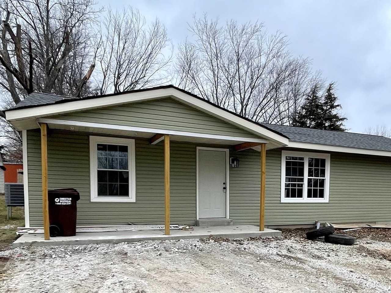 431 Harris St - Photo 3 of 10