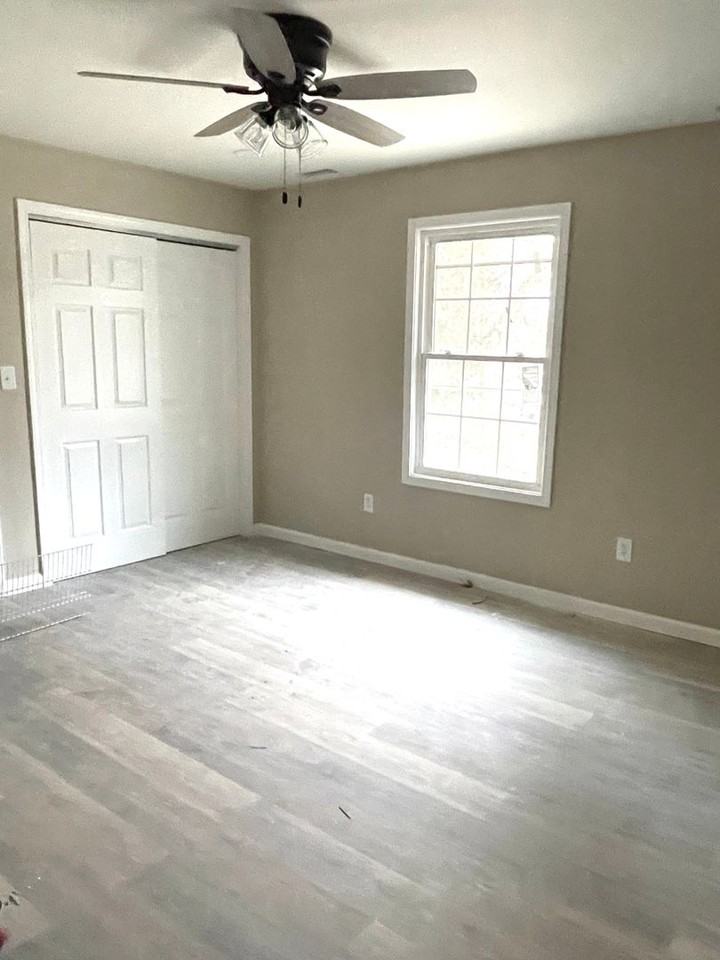 431 Harris St - Photo 5 of 10