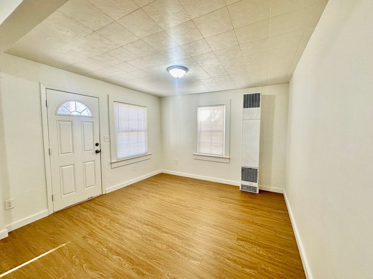 1814 Ivory St - Photo 3 of 15