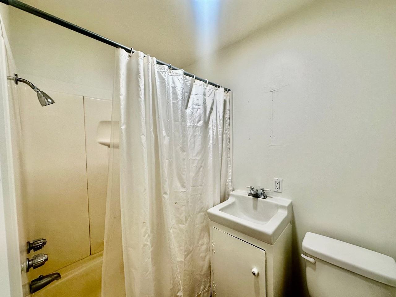 1814 Ivory St - Photo 7 of 15